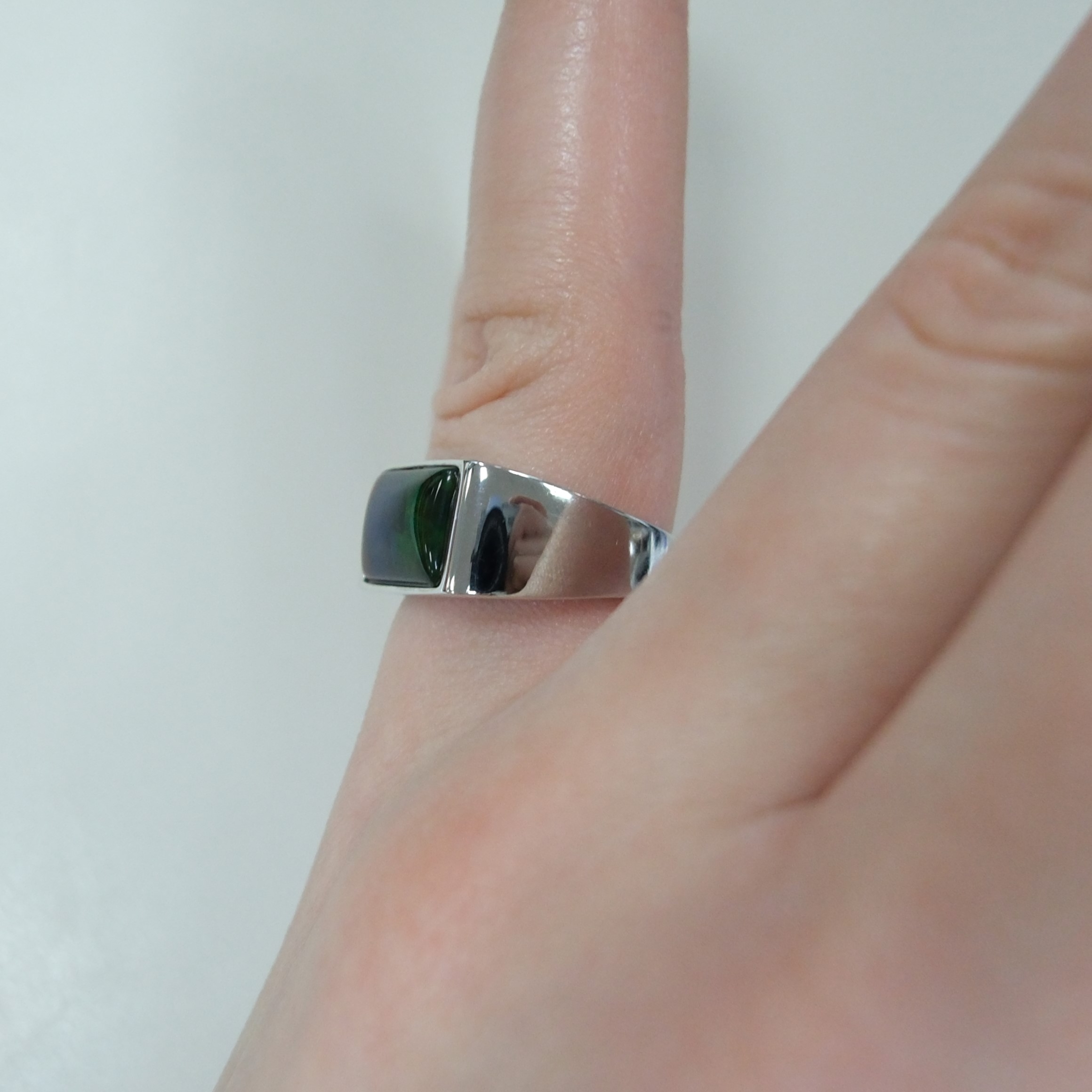 Серебряное кольцо с аммолитом